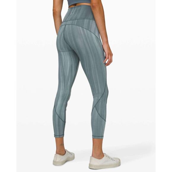 Lululemon In Movement Linear Dye 25” Size 6 - Picture 7 of 7